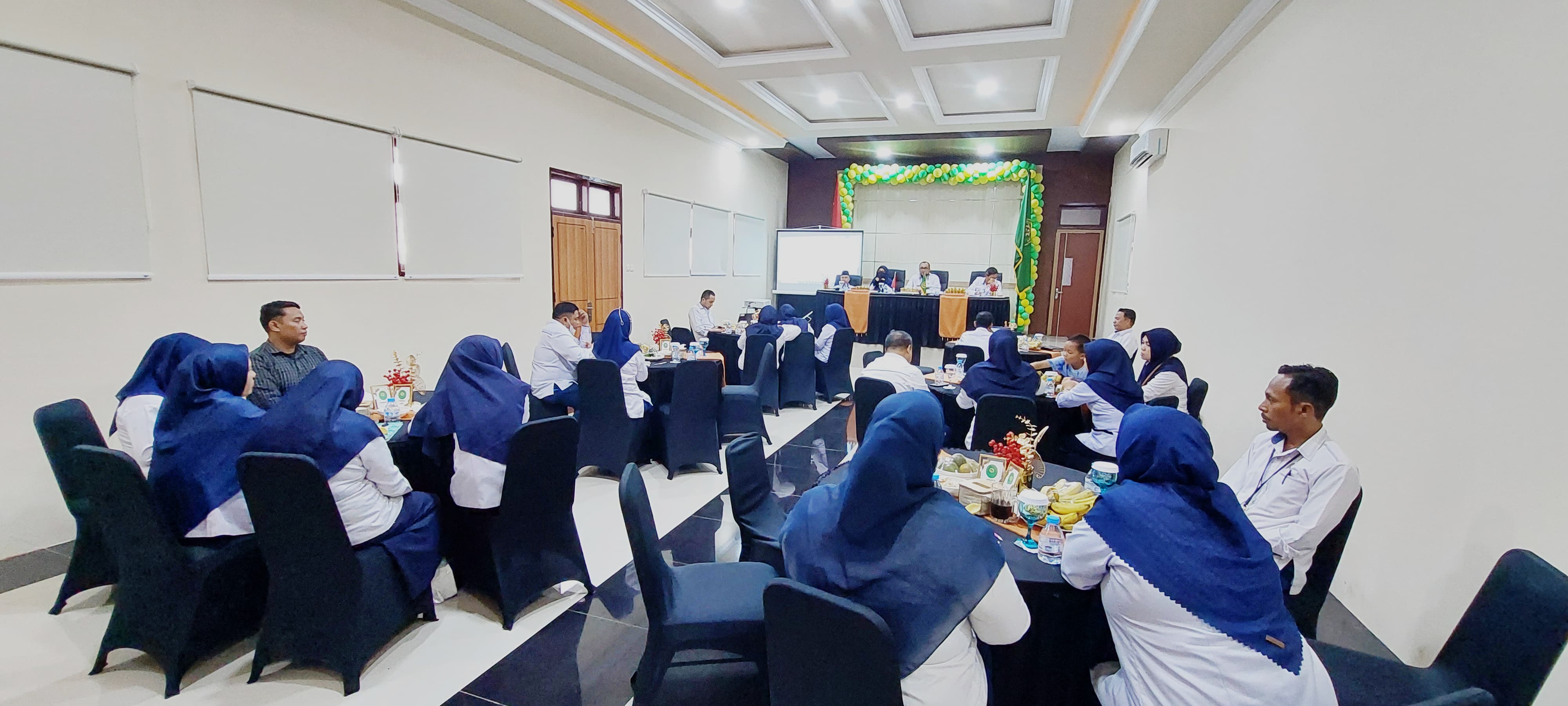 3 Rapat